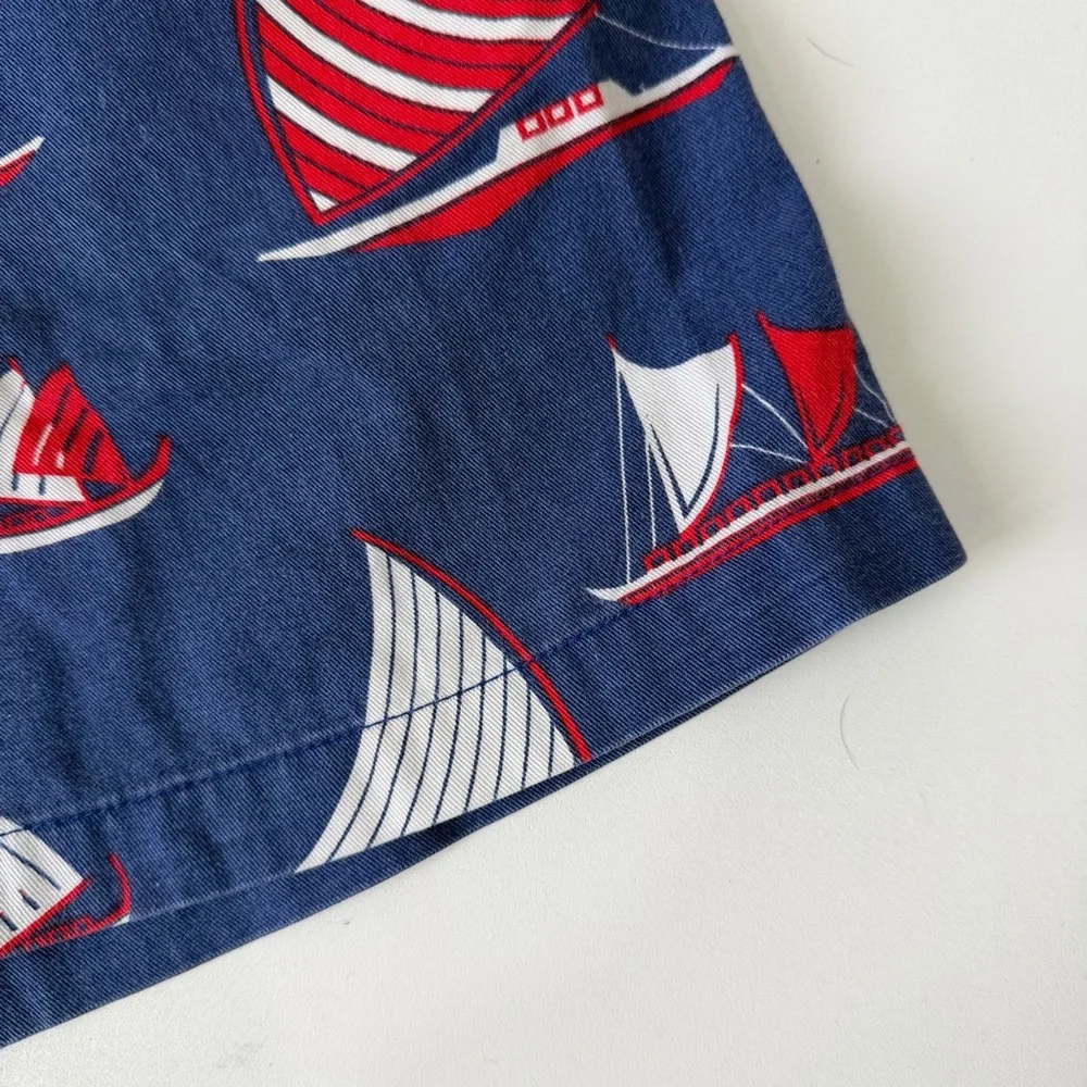 Chubbies USA Sailboats Men’s Shorts Red White Blue 5.5” Size M